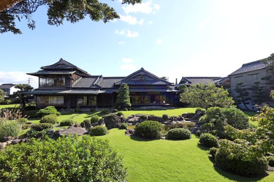 【バスハイク/博多発着/添乗員同行】 飯塚生まれひよ子の工場見学と旧伊藤伝右衛門邸 ~四季の移ろい感じる老舗料亭でランチ~3